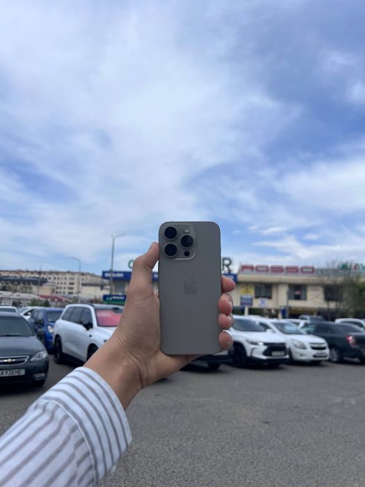 iPhone 15 pro ideal qadalgani