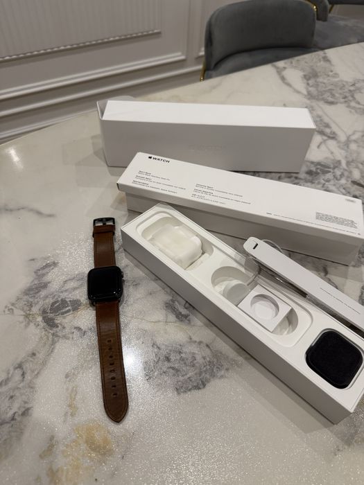 Apple Watch 4, 44 mm