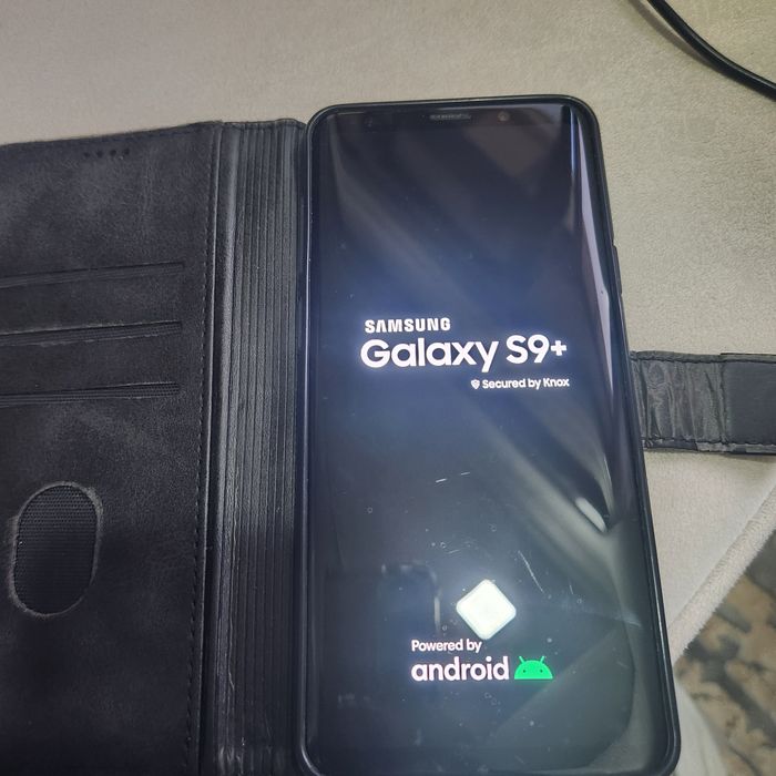 Продается смартфон Самсунг S9+