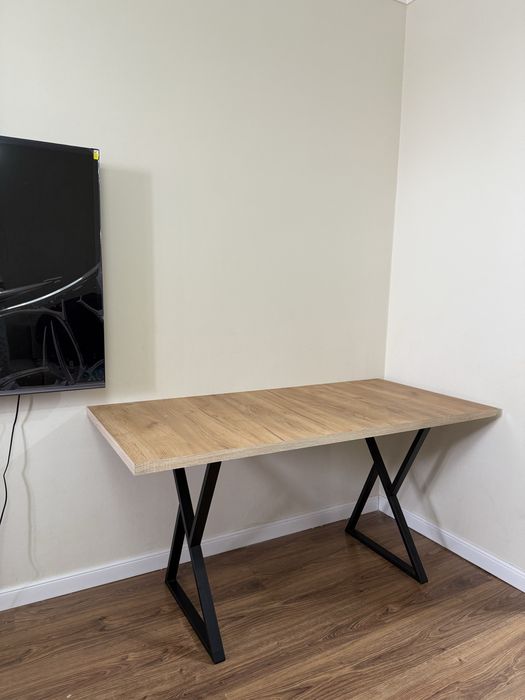 Стол для учебы / работы