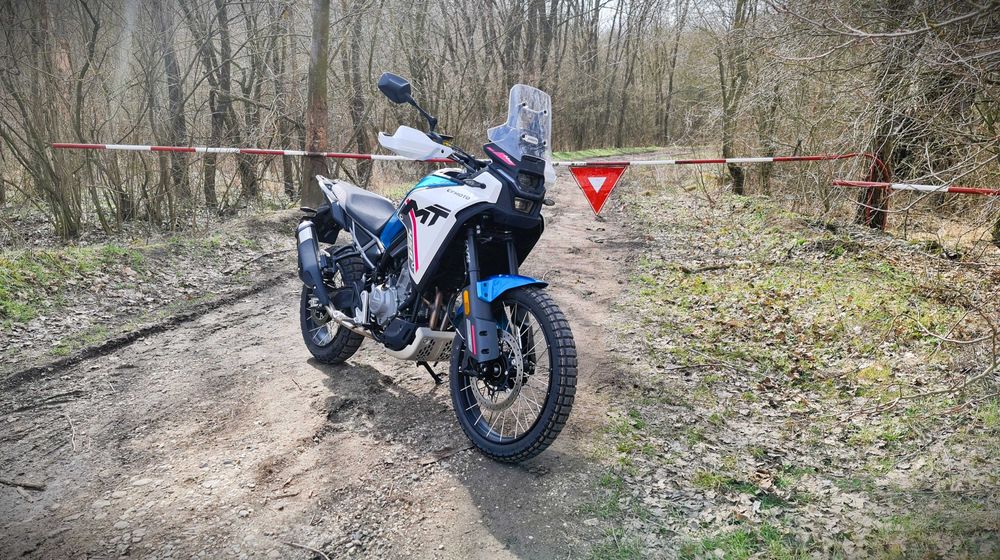 CF Moto 450 MT 2025.