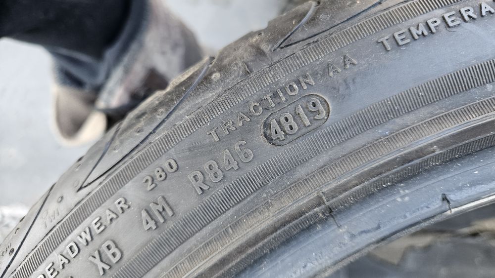 2бр гуми 235 40 18 пирели