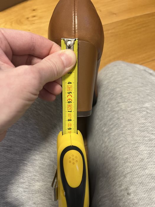 Чисто нови кожени обувки Clarks- 37 номер