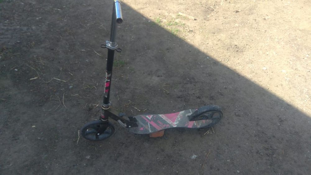 Продам самокат б/у
