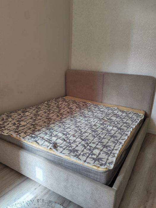 Кровать двухспальная