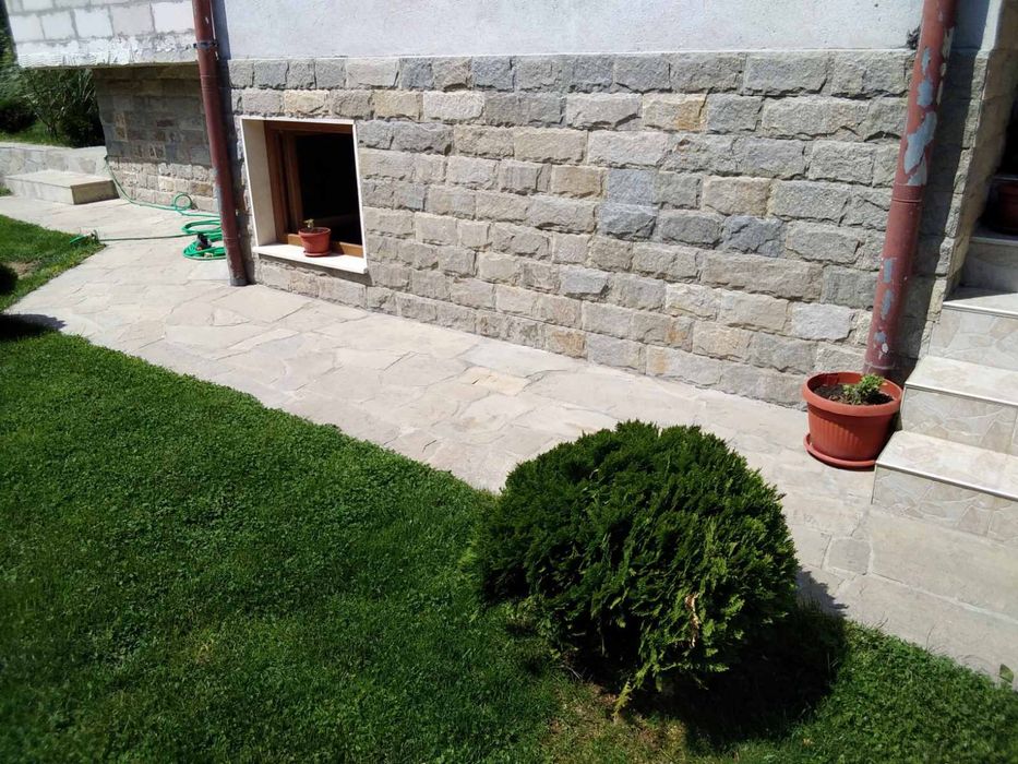 Майстор Каменар реда всякакъв вид камък