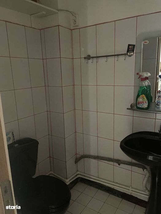 Apartament 3 camere decomandat,parter,Hatman Berescu