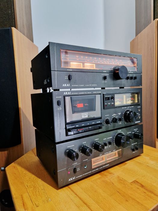 Linie Akai : Akai AM 2350 - Akai GXC 704D - Akai AT 2250L  -Made In Japan