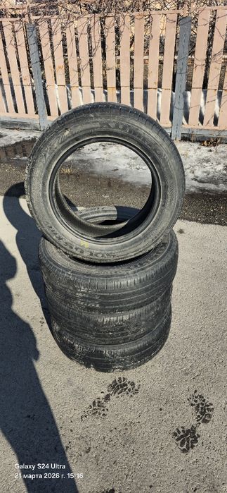 Шины летние комплект.