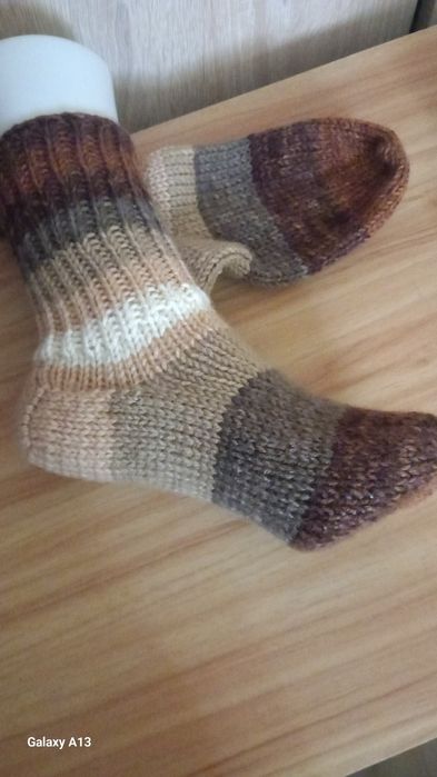 Предлагам ръчноплетени чорапи и терлици