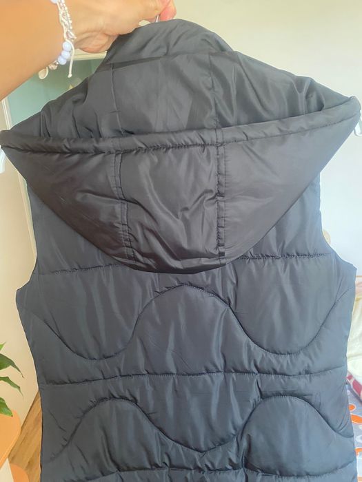 Дълъг черен елек Zara