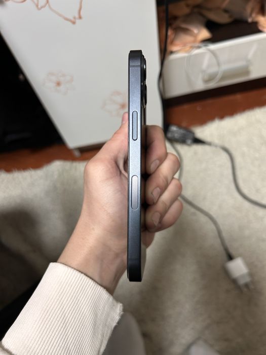 Обменяю айфон 13