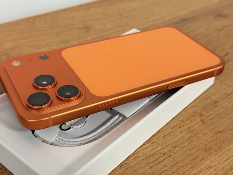 iPhone 17 Pro Max 0 зареждания!!!