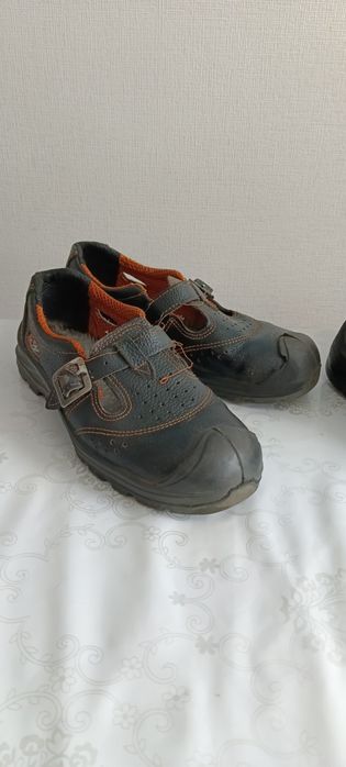 Продам ботинки рабочие б/у. 41 разм.