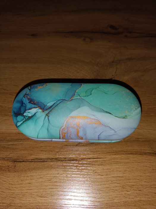 Футляр для очков и линз