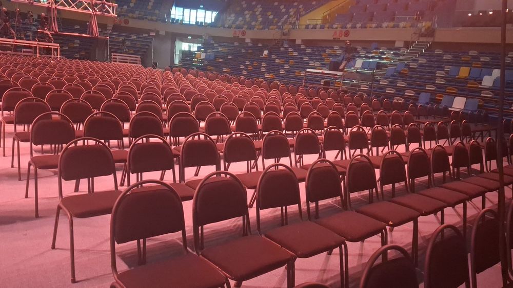 Прокат/Аренда  Столы Стулья Посуда Скатерти Чехлы на стулья