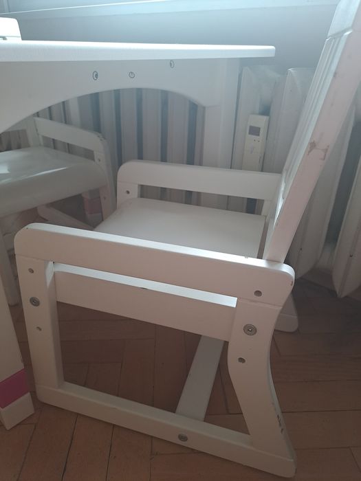 Детска маса с два стола