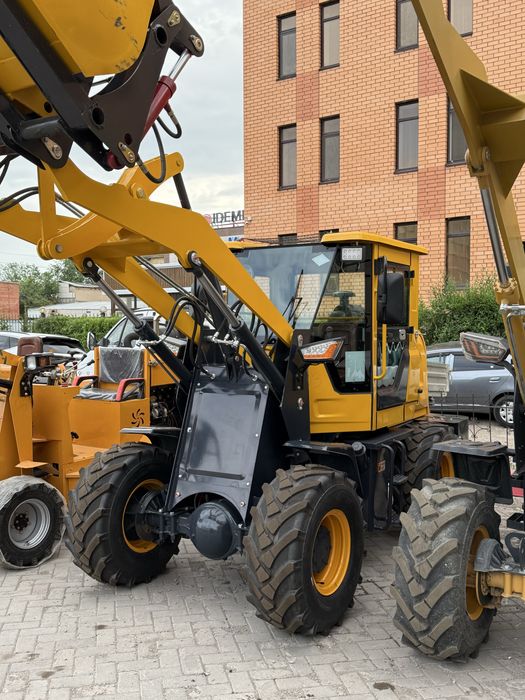 Продам погрузчик 930