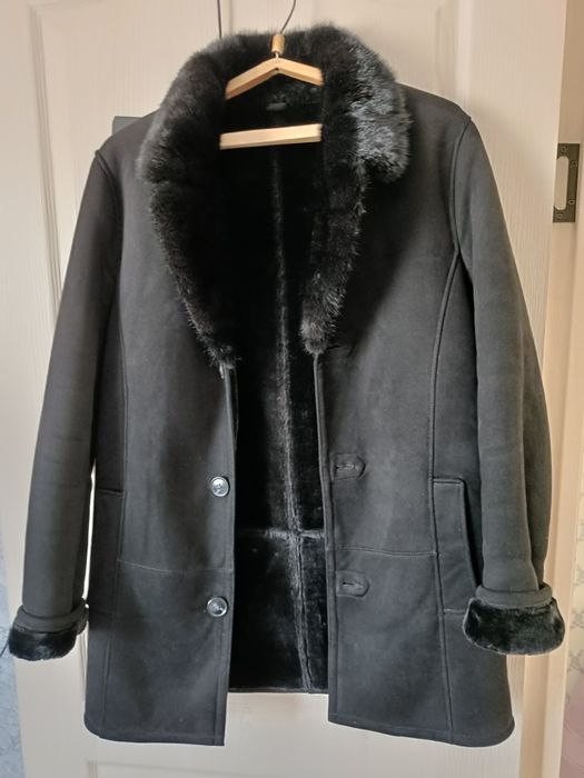 Дубленка мужская черного цвета