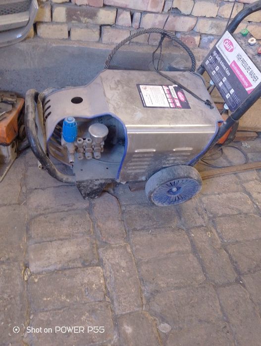 Karcher sotiladi yuz foiz grantia hamma narsasi bor jdjdbsndbdbbsbddbb