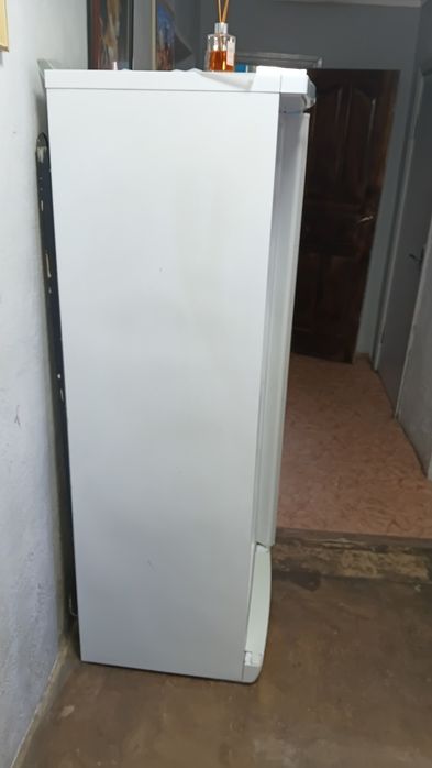 Продам морозильную камеру