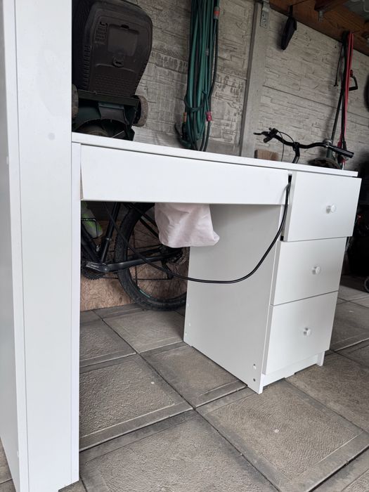 Vand birou manichiura