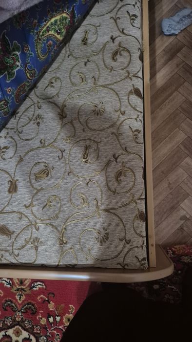 Двуспальная кровать