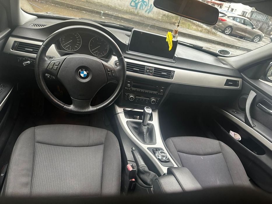 Vand BMW E90 facelift 318i 143 cai
