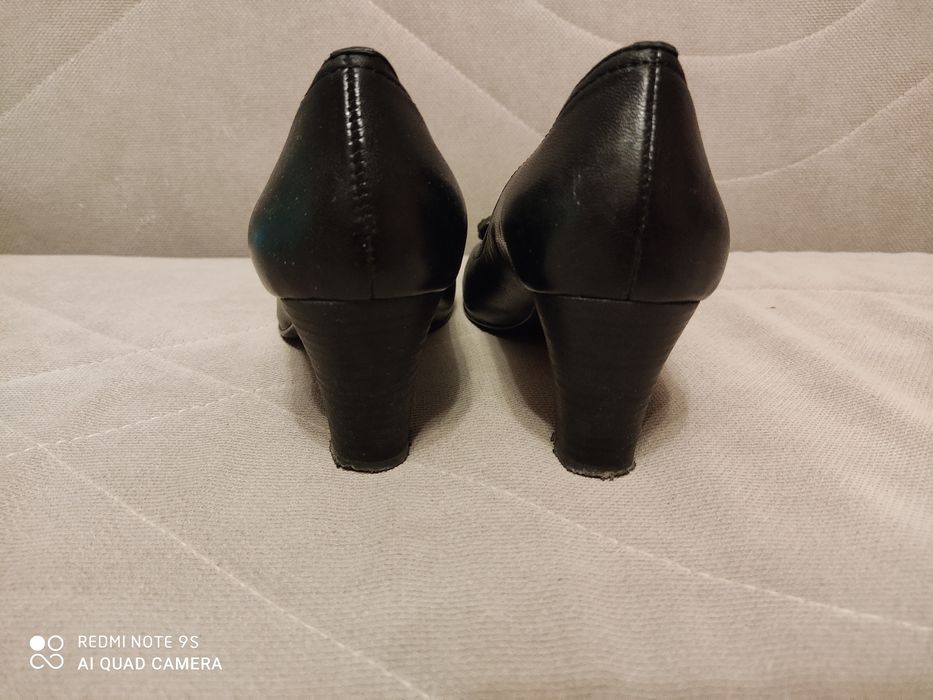 Женская обувь.          .