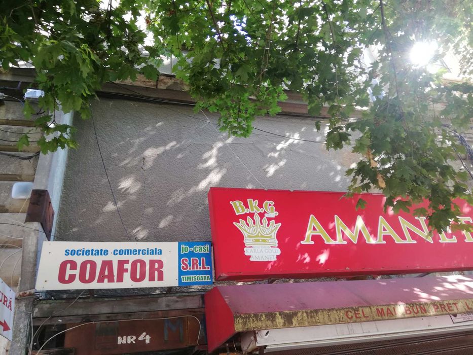 Inchiriez-vand spatiu comercia format din parter 28m2 si mansarda 40m2