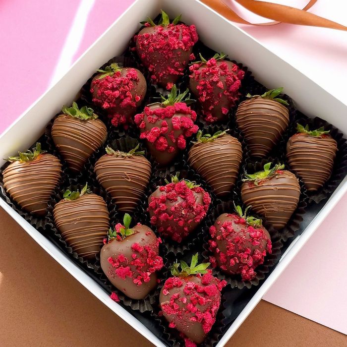 Клубника в шоколаде крупная