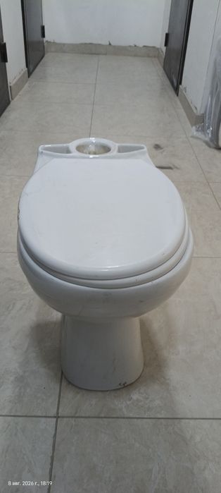 Продам унитаз для ремонта