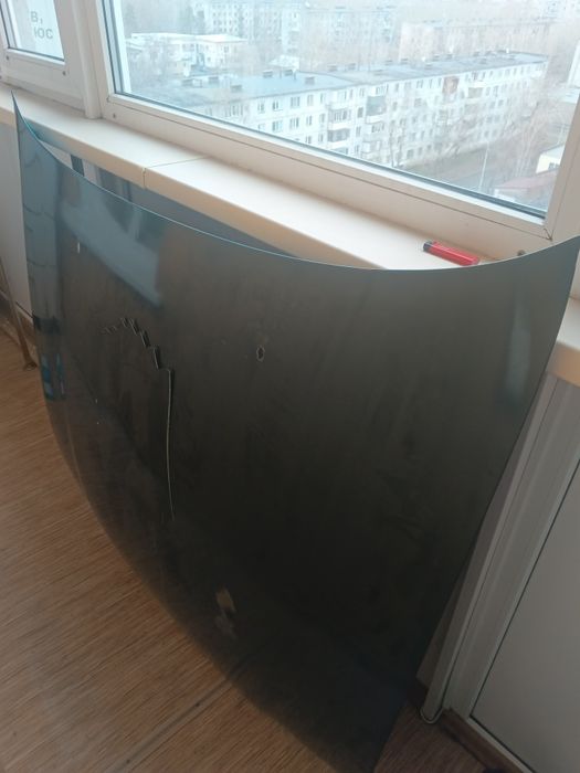 Капот на Carina e