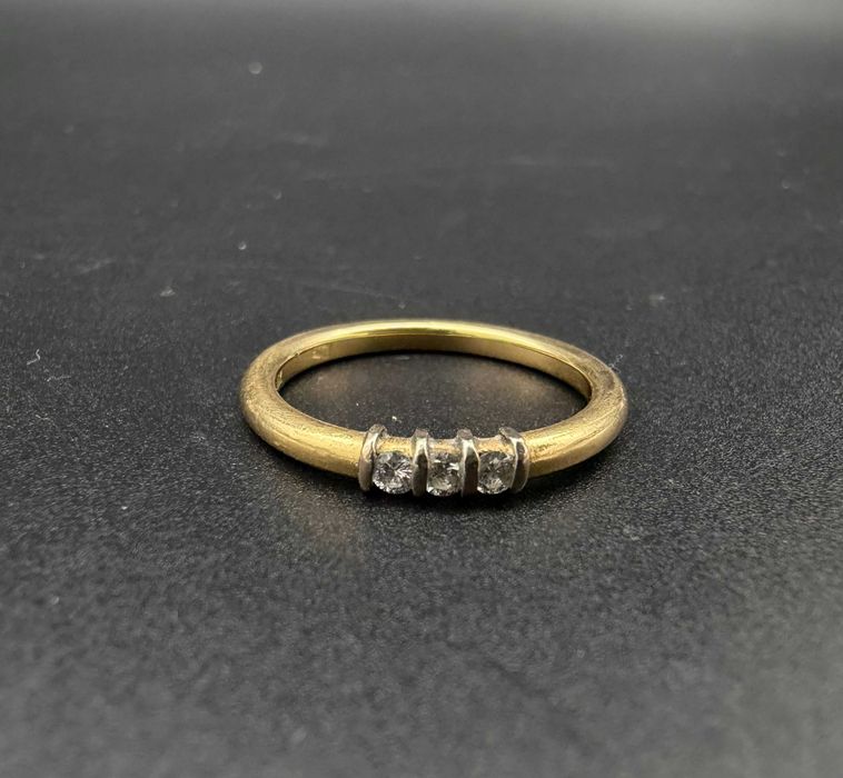 Dracula Amanet: Inel de Aur 3.35Gr/18K, cu diamante.