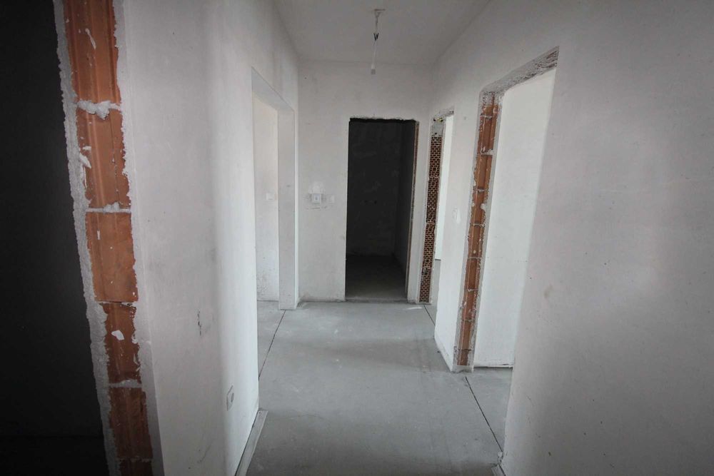 Продава се Тристаен апартамент в Пловдив, Кършияка - 97 кв.м за 2015 €/кв.м - Снимка #5