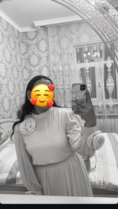 Платье нарядное, надевали 1 раз,48 размер