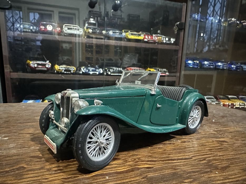 Machete 1:18 - diverse modele