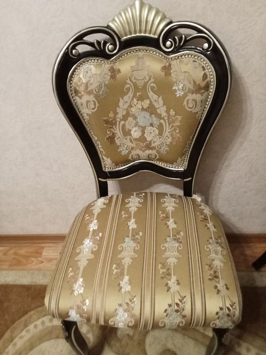 Продам добротные , качественные ,красивые  стулья
