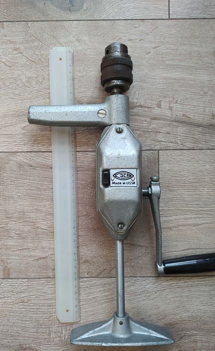 Ръчна дрелка съветска с 2 скорости