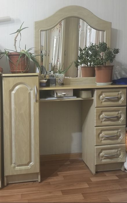 Спальный гарнитур