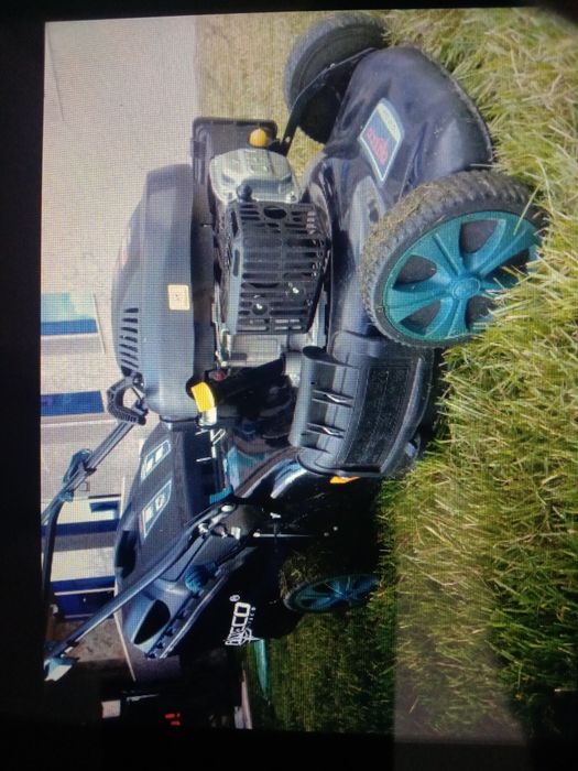 Газона косилка продам