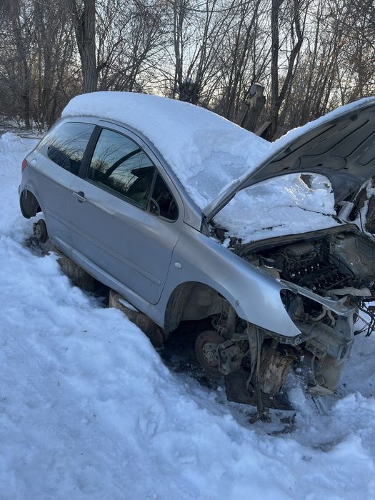 Продам запчасти на пежо 307