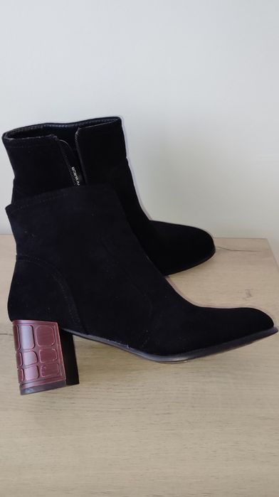 Елегантни черни боти Тенденз