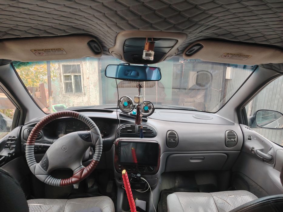 Продам крайслер вояджер 2000 миневен