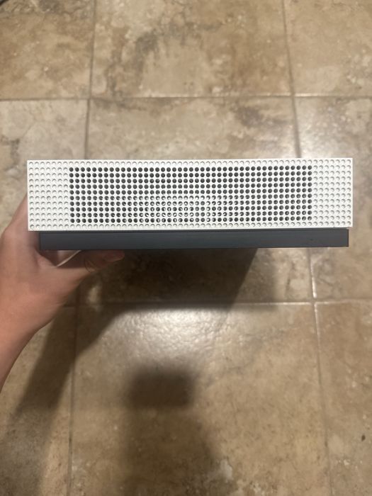 продавам Xbox One S