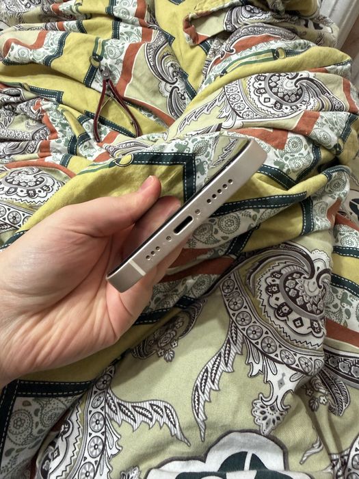 iPhone 13 128гб в хорошем состоянии