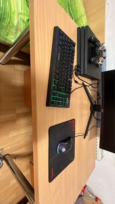 Setup Gaming complet PS4 Pro+Monitor AOC curbat 120hz+ alte periferice