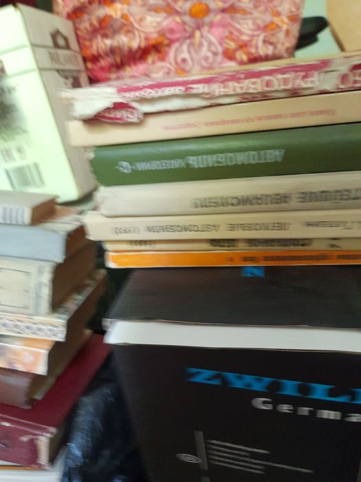 Книги разные художественные и др