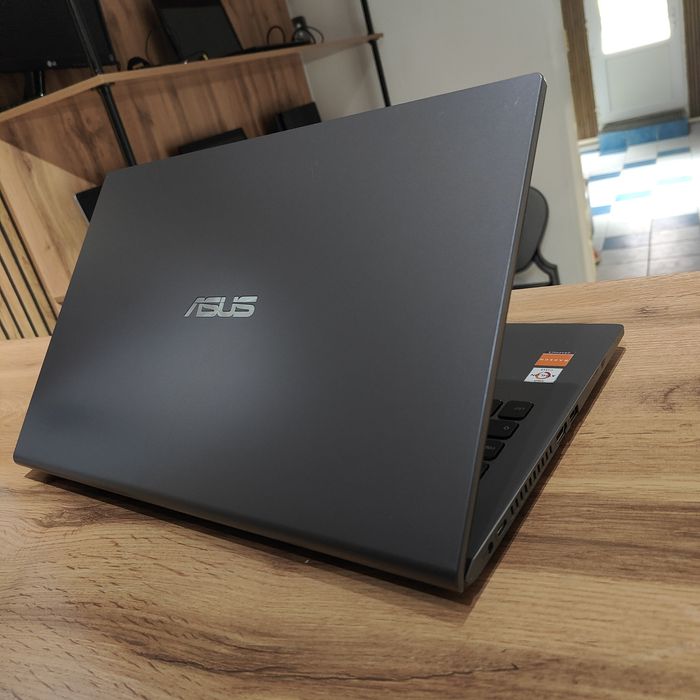 Быстрый ноутбук ASUS SSD