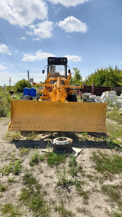 Авто грейдер дорожный-ДЗ 98В.